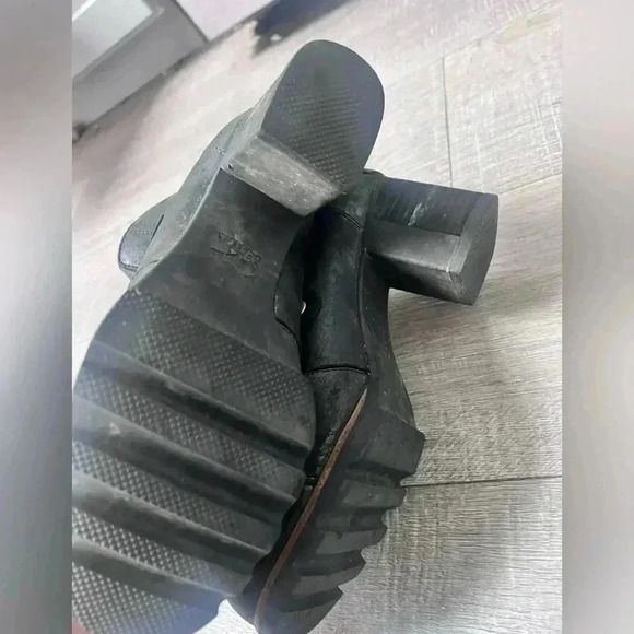 Sorel Addington Holiday Lace Up Waterproof Shearling Black Booties Size 8.5 - Picture 4 of 6